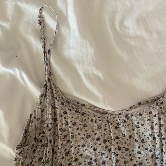 brandy melville flowy blue floral dress - Picture 2 of 4